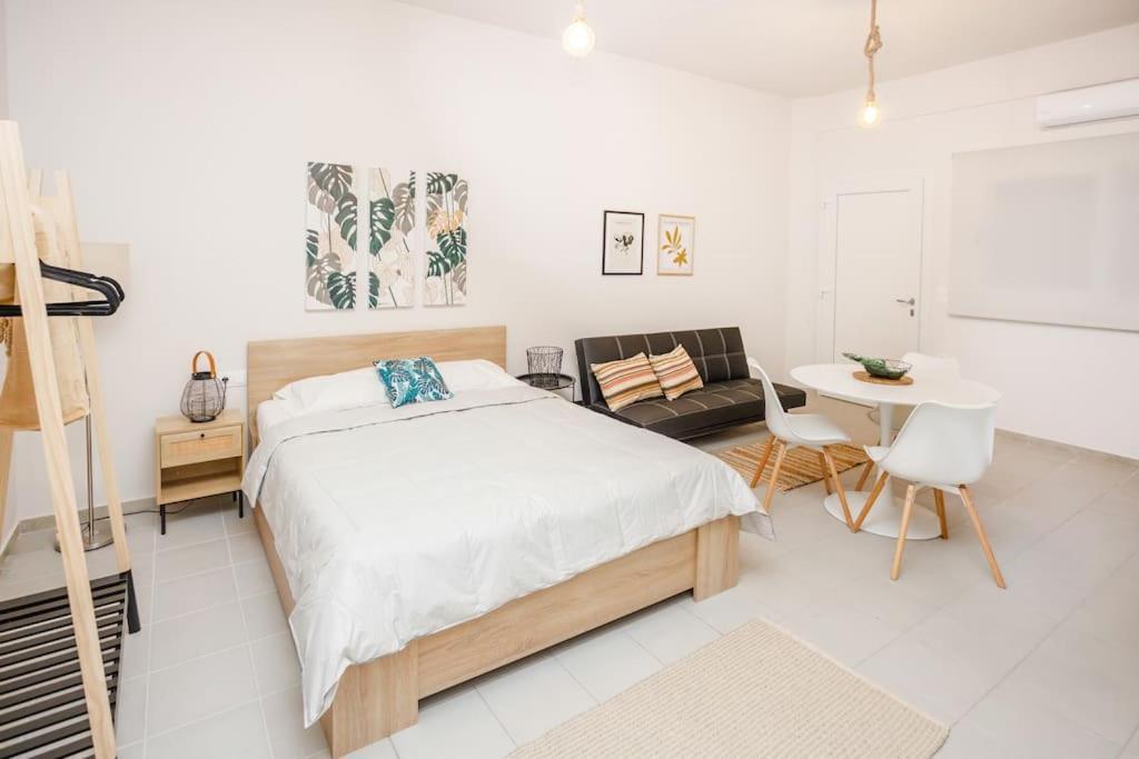 Aris Apartment *